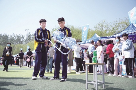 <br>          ■“空气炮”隔空发力，趣味满满，点燃学生探索热情<br><br>        