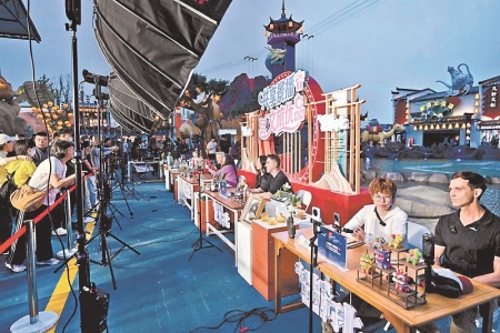 <br>          ■5月6日，“共享景播·文旅优品”专场直播活动在沧州吴桥杂技幻乐城举办 ■摄/闫建超<br><br>        