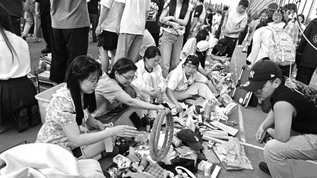 <br>          ■热闹的跳蚤市场 ■供图/华北理工大学<br><br>        