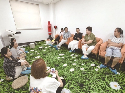 <br>          ■参训人员分组交流<br><br>        